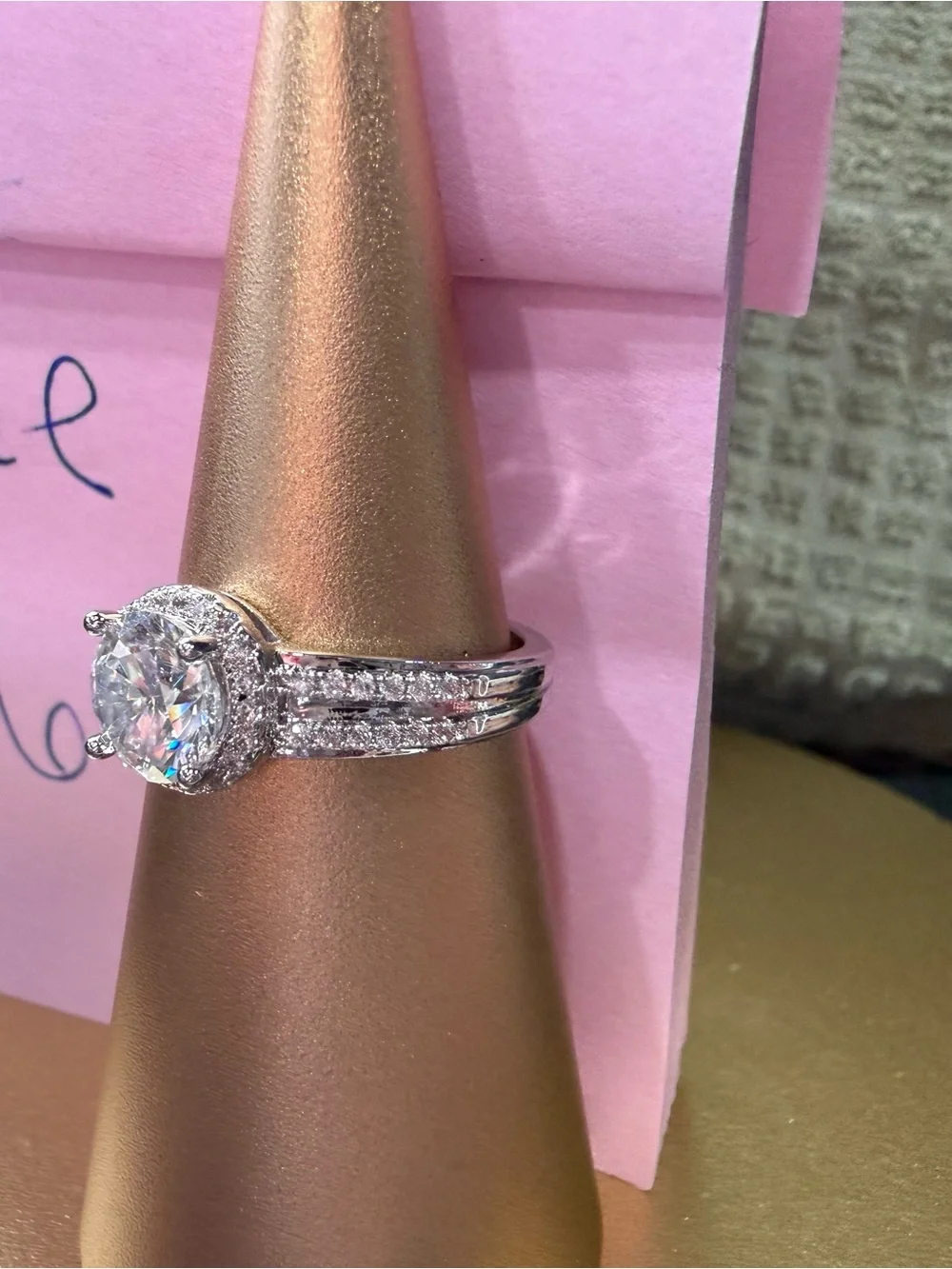 Silver Halo Round-Cut Engagement Ring - Moissanite